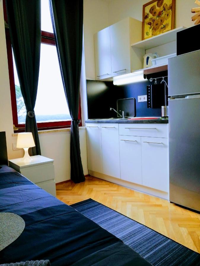 Pula Center Arena Belvedere Apartments And Rooms 外观 照片