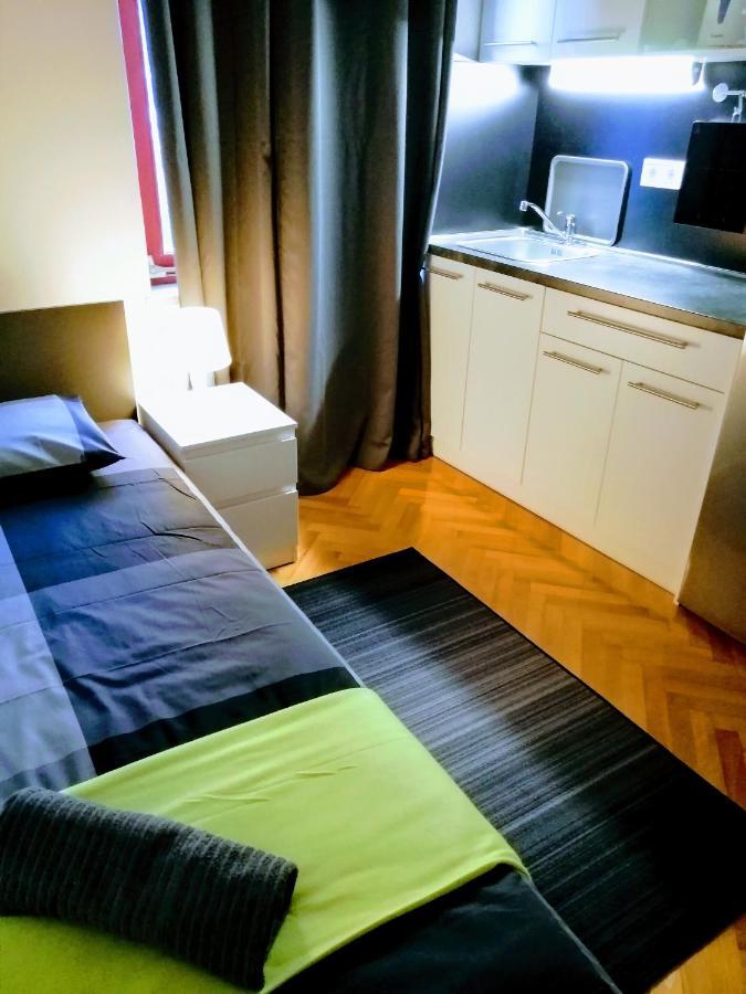 Pula Center Arena Belvedere Apartments And Rooms 外观 照片
